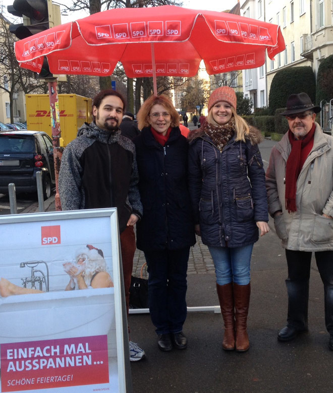 Am 13.12.2013: Weihnachtsaktion beim monatlichen Infostand am Stephansplatz